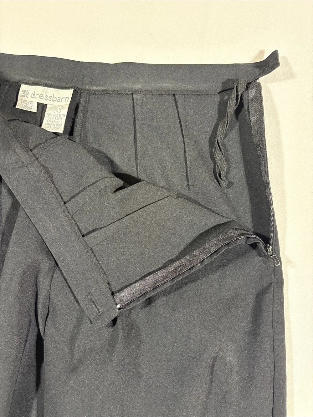 dressbarn Capris Pants size 4 side zipper